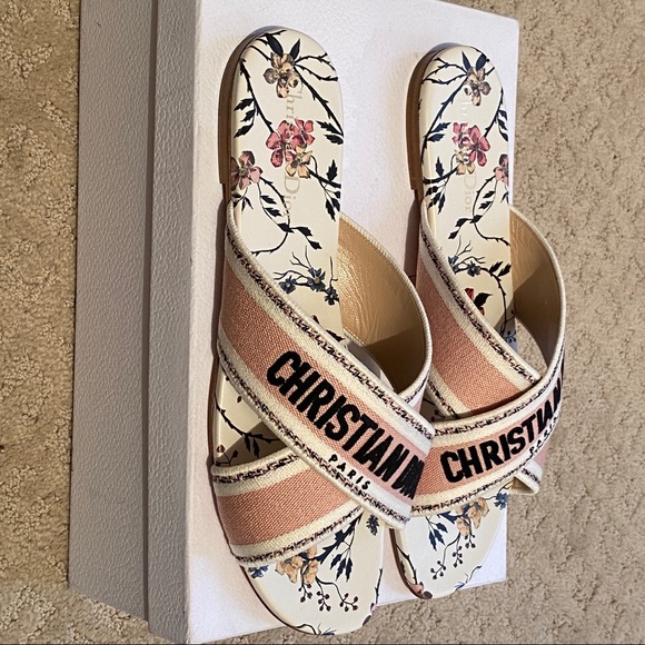 - CHRISTIAN DIOR CRISS CROSS DWAY SLIDES 42 - Picture 3 of 8